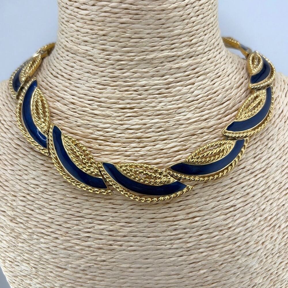 Vintage 1990s Trifari Textured Gold Plated Blue Enamel Necklace